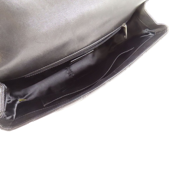 CHANEL - Picture 5 of 8